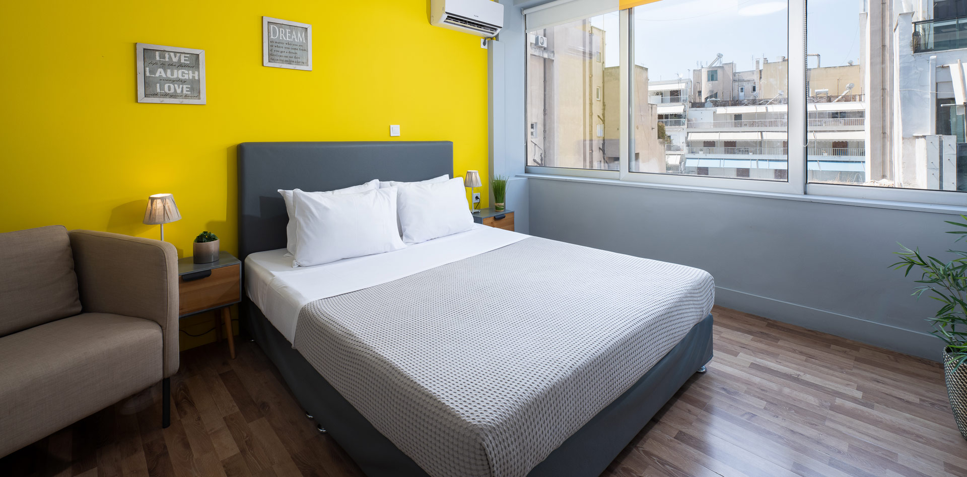 Enattica Syntagma Living, bedroom with double bed