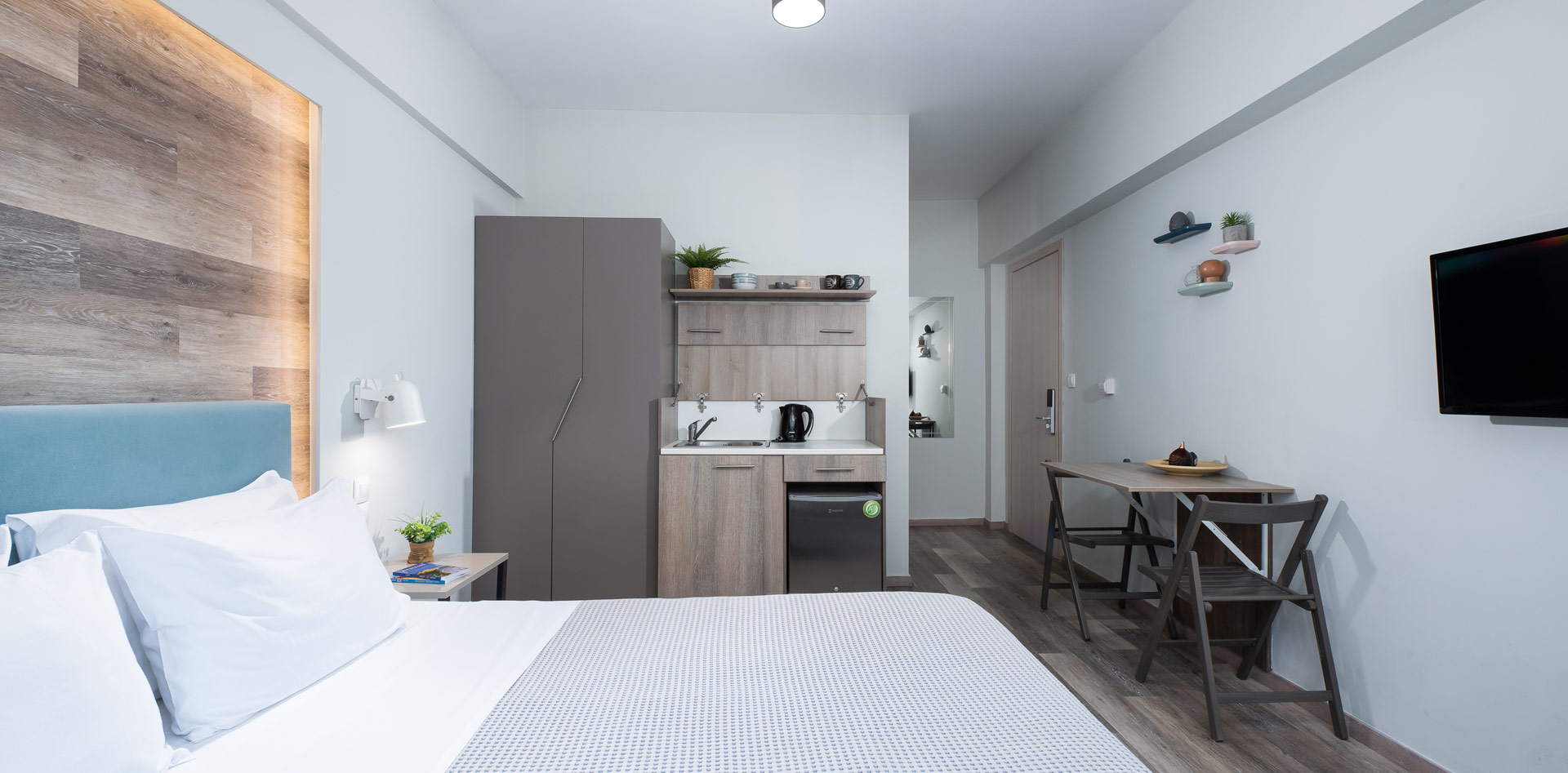 Enattica Syntagma Living, δωμάτιο με διπλό κρεβάτι