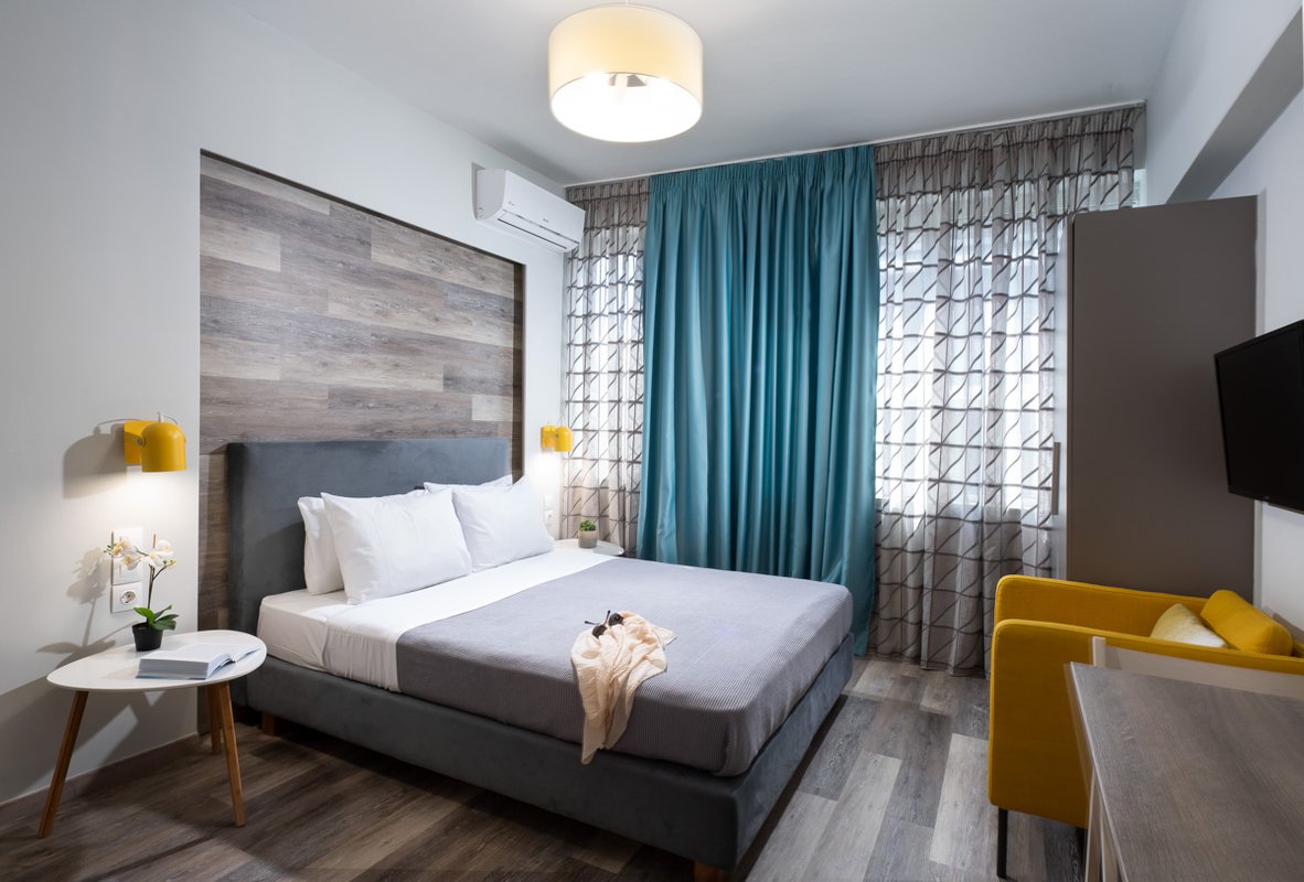 Enattica Syntagma Living, δωμάτιο με διπλό κρεβάτι