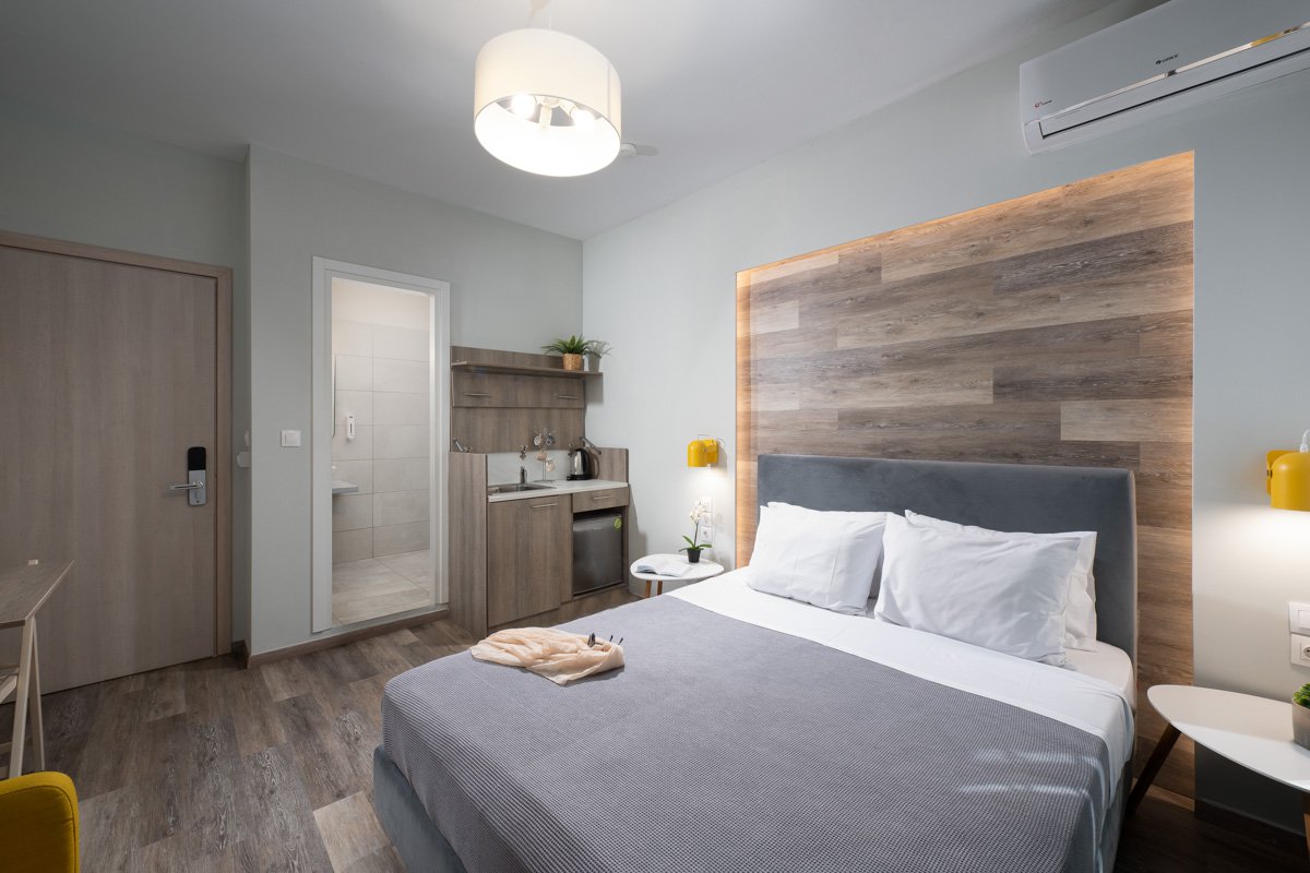 Enattica Syntagma Living, δωμάτιο με διπλό κρεβάτι