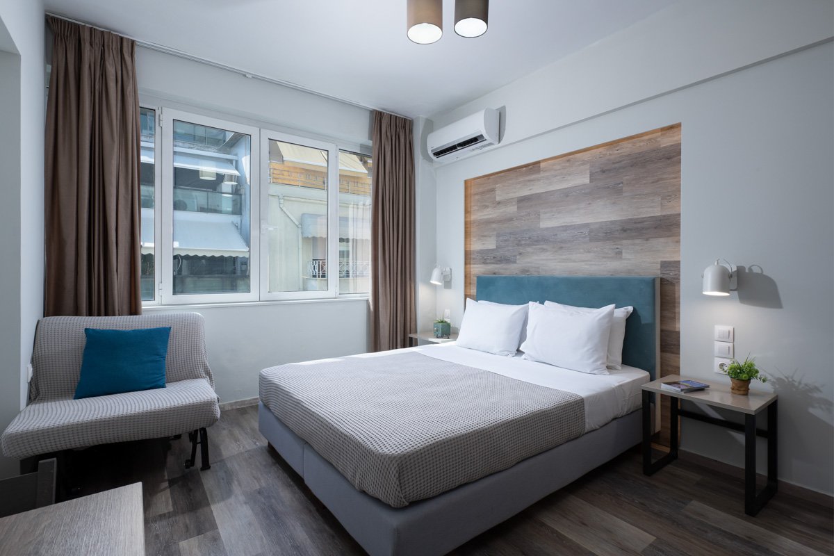 Enattica Syntagma Living, δωμάτιο με διπλό κρεβάτι